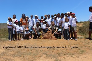 humanite-madagascar-2017-orphelinat-premiere-pierre-orphelins
