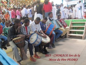 humanite-madagascar-2013-pere-pedro-chorale